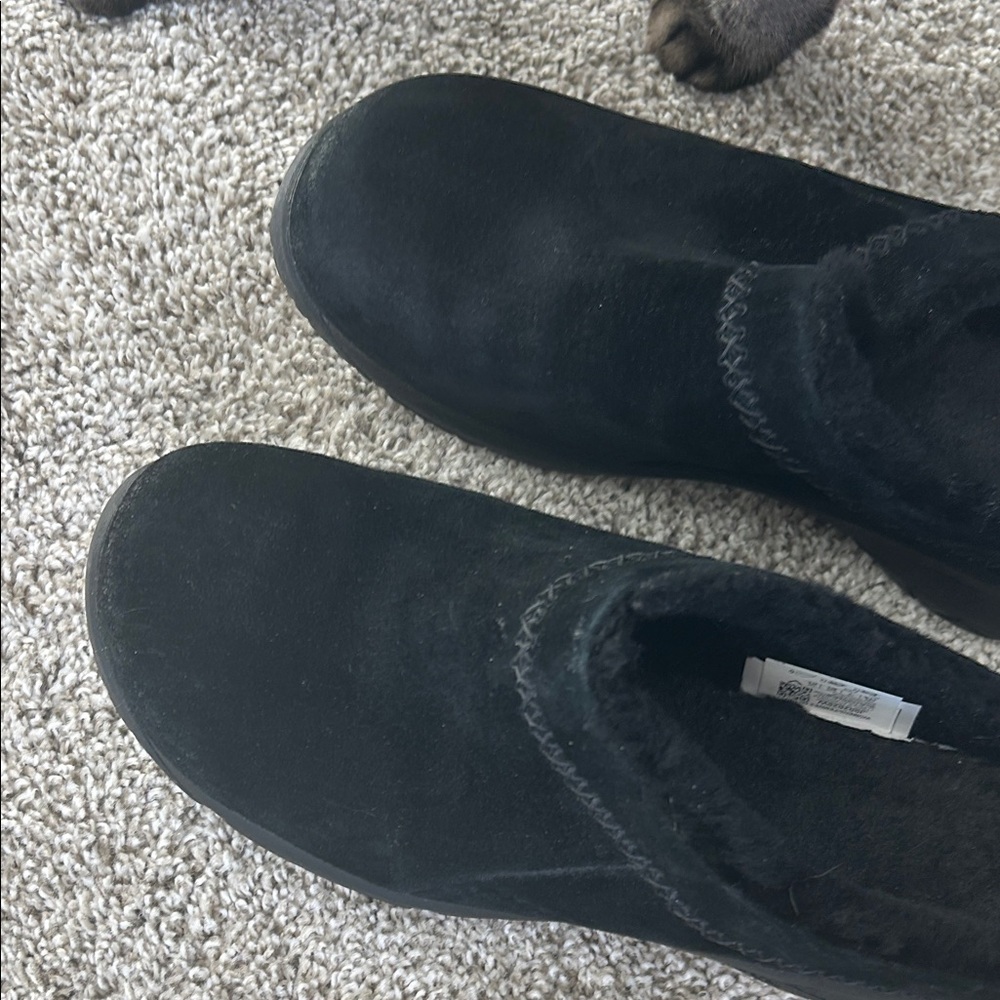 Merrell Black Fleece-Lined Footwear